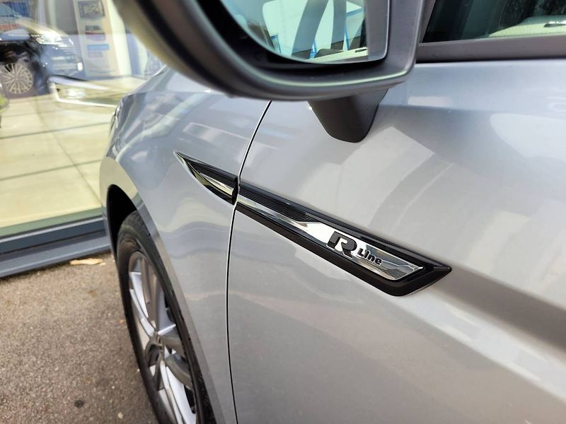 Volkswagen Touran 1.5 TSI DSG R-Line 7míst TAŽNÉ - fotka 10 z 50