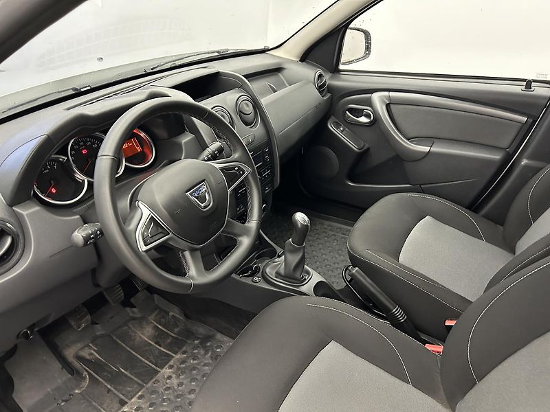 Dacia Duster 1.6 SCe Comfort - fotka 6 z 22