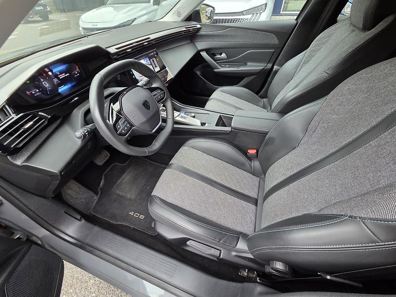 Peugeot 408 (2024) 1.2 PT 130 ALLURE EAT8 - fotka 9 z 29