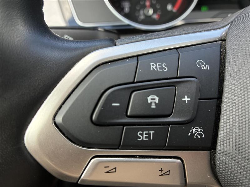 Volkswagen Passat 2,0 PANORAMA,TAŽNÉ,ALLU 19 - fotka 14 z 27