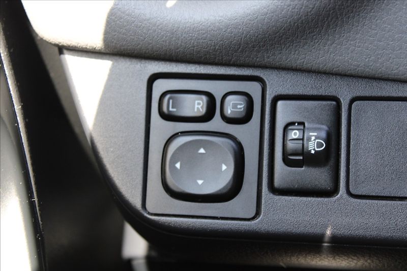 Toyota Yaris 1,5 HYBRID  ČR,A/T,SELECTION - fotka 23 z 31