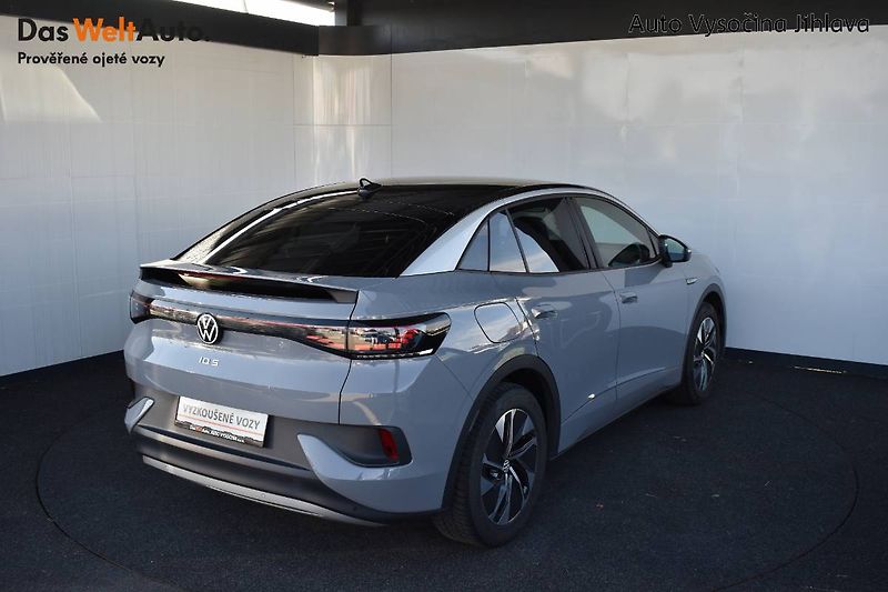 Volkswagen ID.5 (2023) Pro 150kW 82kWh,MATRIX - fotka 2 z 23