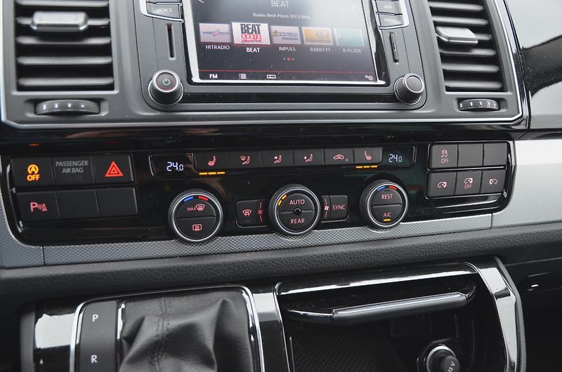Volkswagen Multivan (2017) TDi 150kW 4x4 DSG Highline ČR - fotka 37 z 48