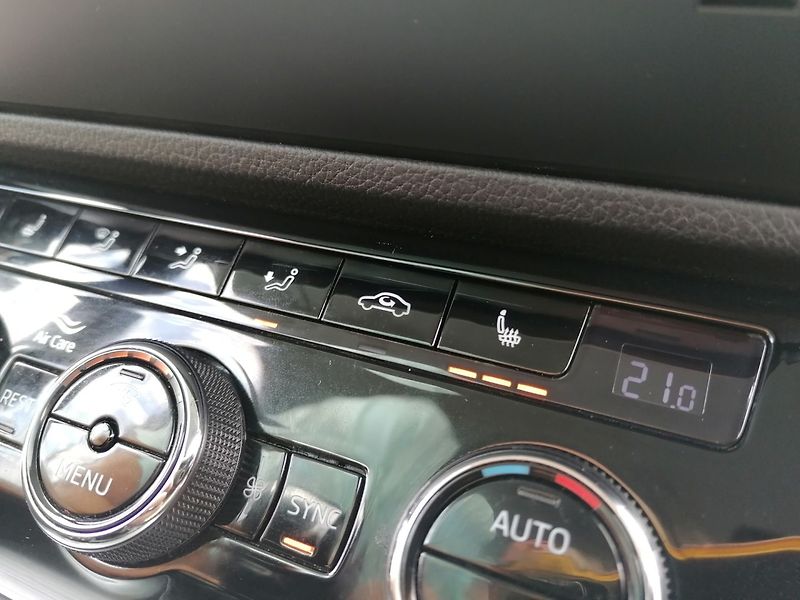 Škoda Superb (2021) IV 1.4 TSi PHEV 160kW - fotka 26 z 36
