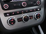 Volkswagen Scirocco 2,0 TDI 103kW Match Xenon Navi - náhled 19