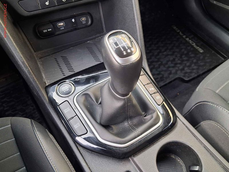 Kia Sportage (2023) 1.6 T-GDi, 1.maj,ČR, TOP - fotka 15 z 20