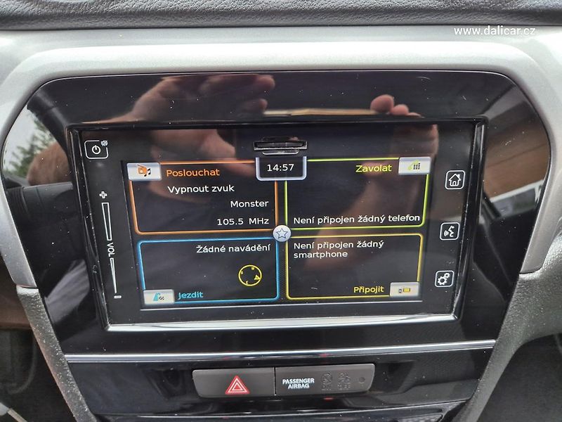 Suzuki Vitara (2017) 1.6VVT 88KW COMFORT NAVI - fotka 25 z 52