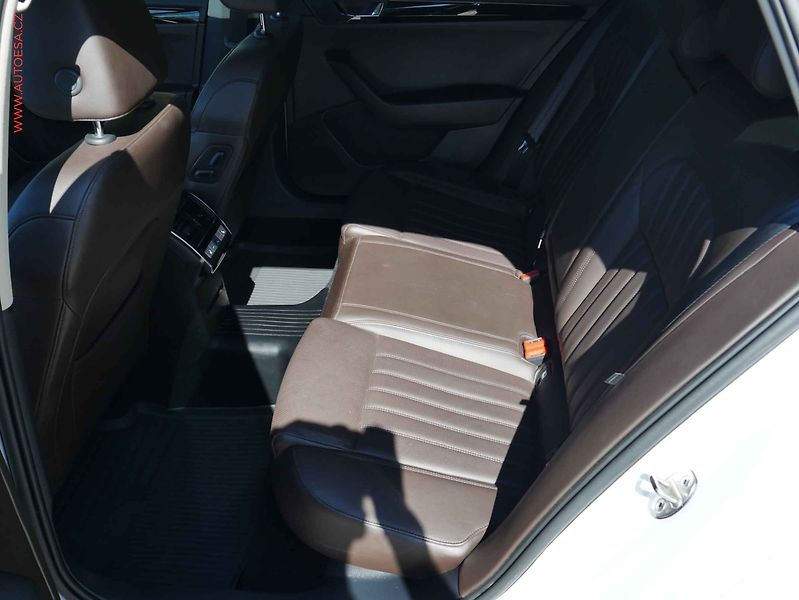 Škoda Superb (2016) 2.0TDi, ČR, DSG, bixen - fotka 10 z 28
