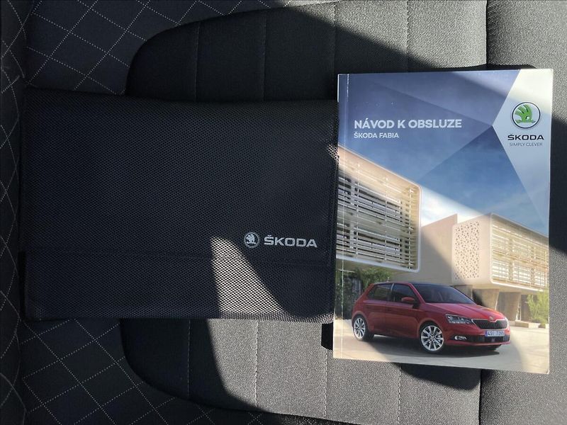 Škoda Fabia 1,0 TSI Combi Ambition Plus - fotka 16 z 21