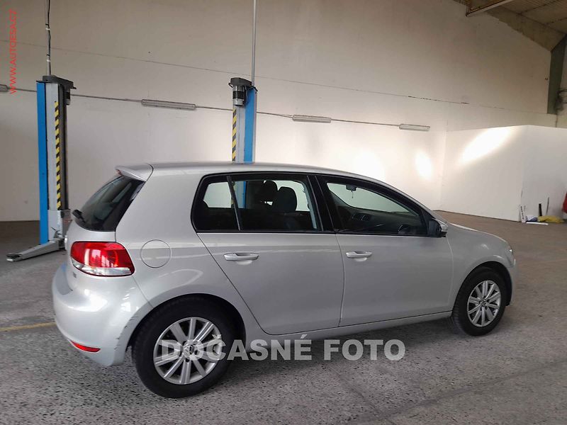 Volkswagen Golf (2010) 1.2, servis.kniha - fotka 2 z 3