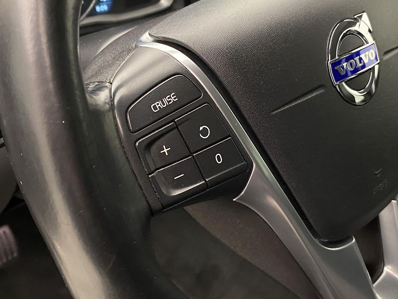 Volvo XC70 D3 AWD SUMMUM AUT - fotka 19 z 45