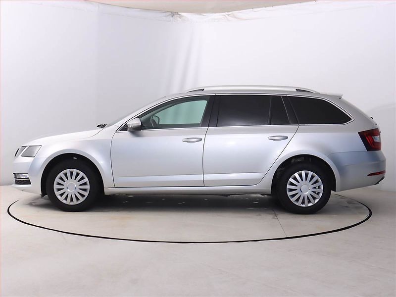 Škoda Octavia (2019) 1.6 TDI, Automat, Serv.kniha - fotka 3 z 19