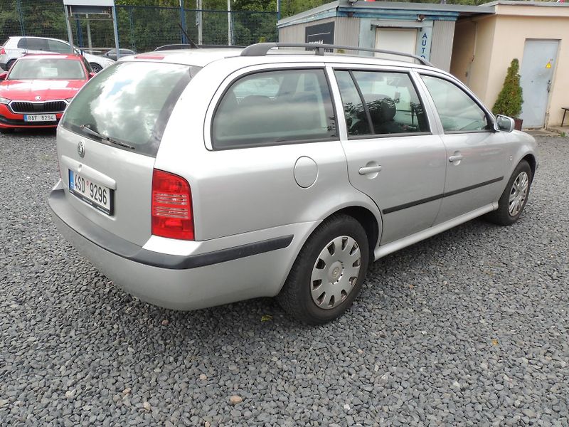Škoda Octavia (2004) Combi 1.6i,75kw,klima - fotka 5 z 24