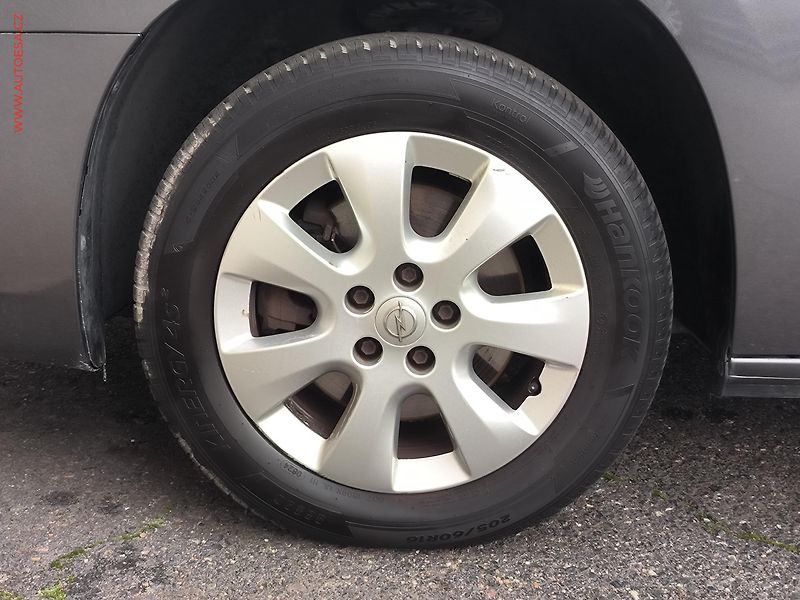 Opel Combo (2019) 1.5CDTi, Life, navi, panor - fotka 25 z 25