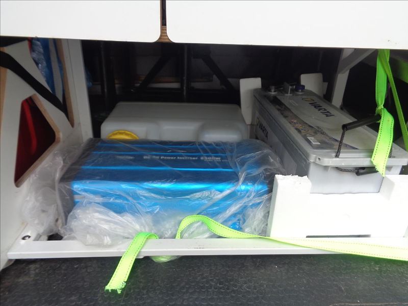 Opel Vivaro 2,0 - fotka 15 z 21