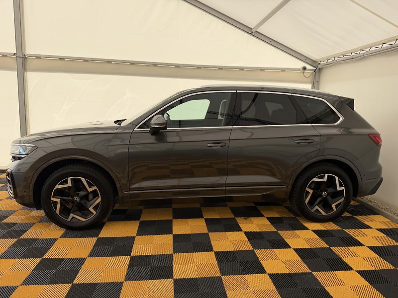 Volkswagen Touareg 3.0Tdi*170kw*DPH*HUD*R-Line* - fotka 4 z 42