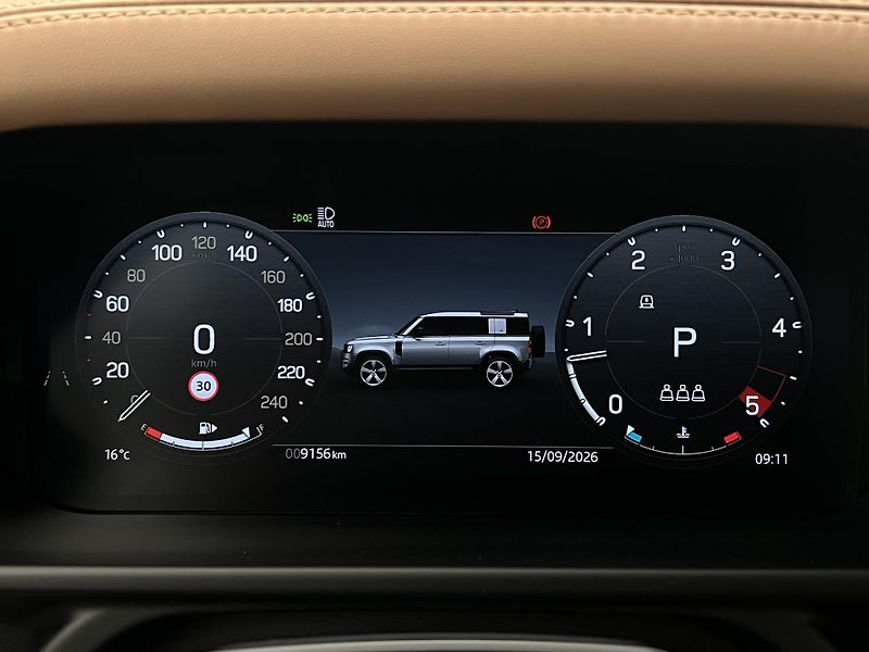 Land Rover Defender 110 D350 X-DYNAMIC HSE 1. maj. - fotka 25 z 50