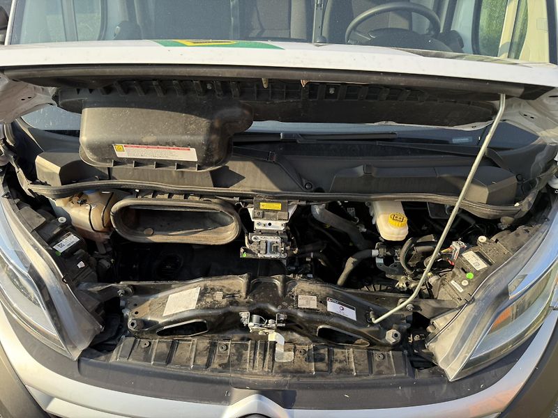 Citroën Jumper (2023) FURGON 35 L3H2 BlueHDi 140 - fotka 8 z 12