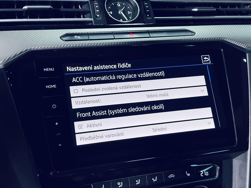 Volkswagen Passat (2019) 2.0TDI*R-LINE*CZ*LED*1.MAJ* - fotka 28 z 39