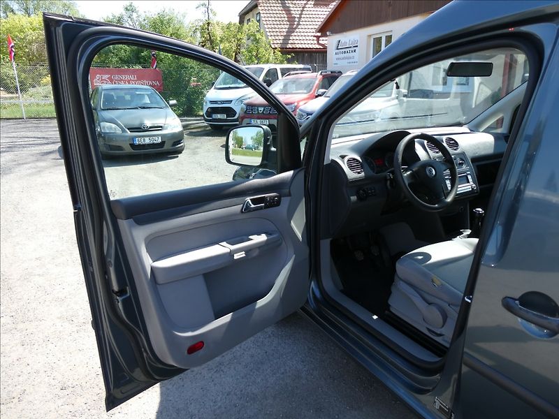 Volkswagen Caddy 1,9 TDi Life 5.míst,klimatizac - fotka 11 z 33