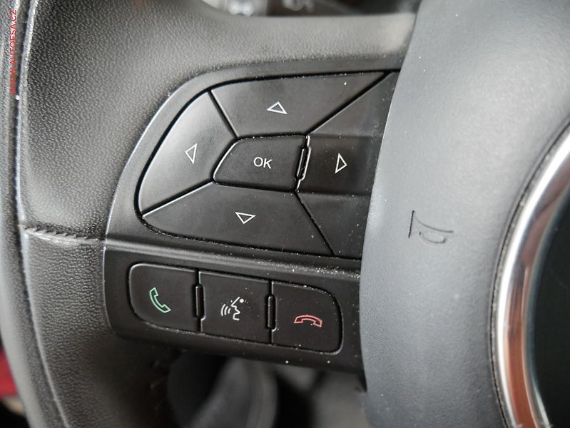 Fiat 500X (2017) 2.0 4x4, 2.maj,ČR, servis - fotka 19 z 21