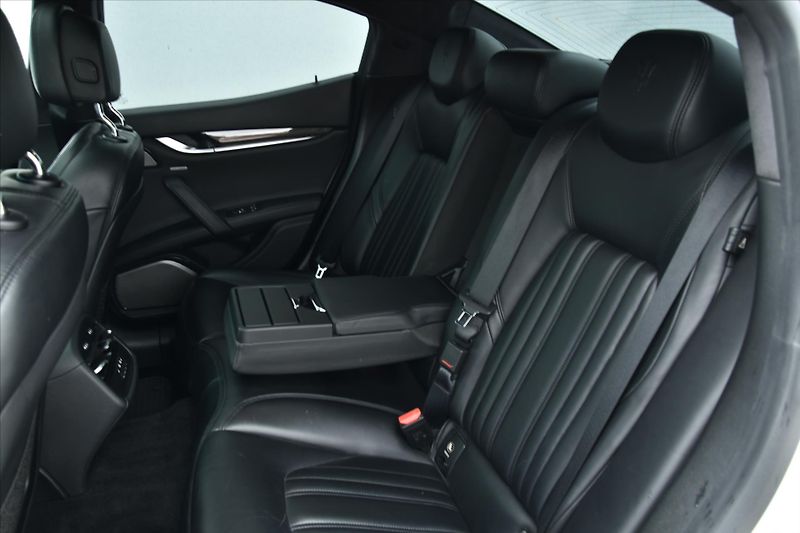 Maserati Ghibli 3.0 S Q4 302kW - fotka 11 z 29