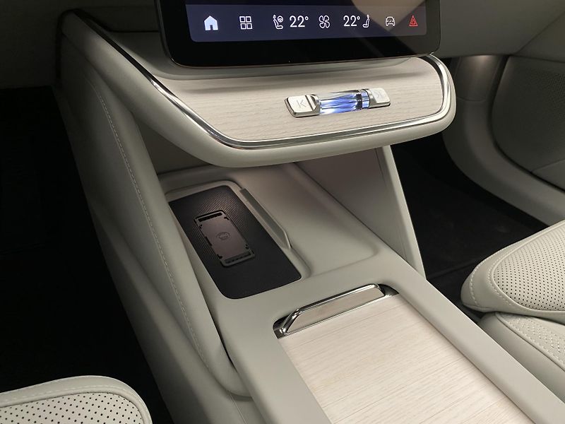 Volvo ES90 (2026) PURE ELECTRIC ULTRA - fotka 35 z 79