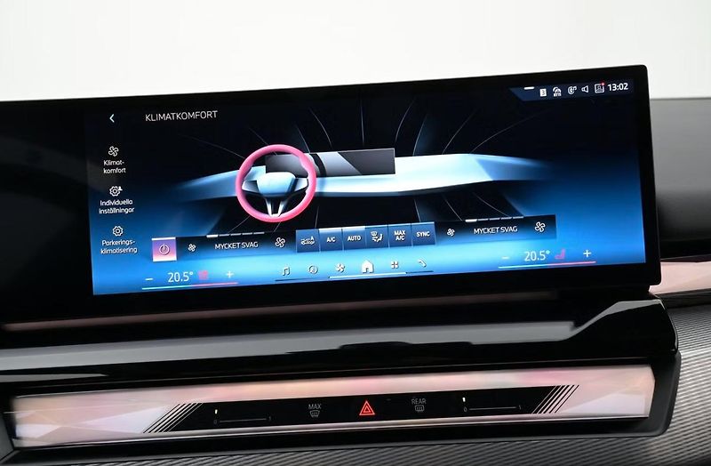 BMW i5 eDrive40 Touring M SoH 96% Kam - fotka 14 z 26