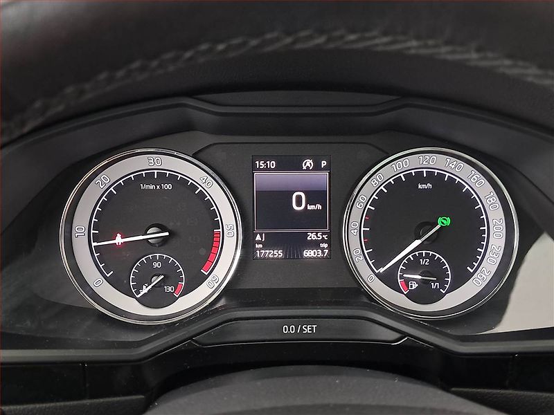 Škoda Superb (2017) Laurin&Klement 2.0 TDI - fotka 11 z 28