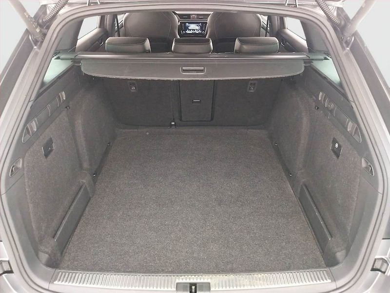 Škoda Superb (2023) Sportline 2.0 TDI - fotka 14 z 23