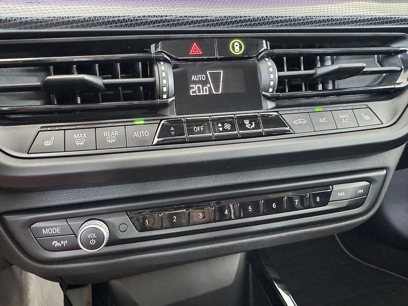 BMW Řada 1 118i AUT*SportLine*FullLED*DPH - fotka 21 z 33