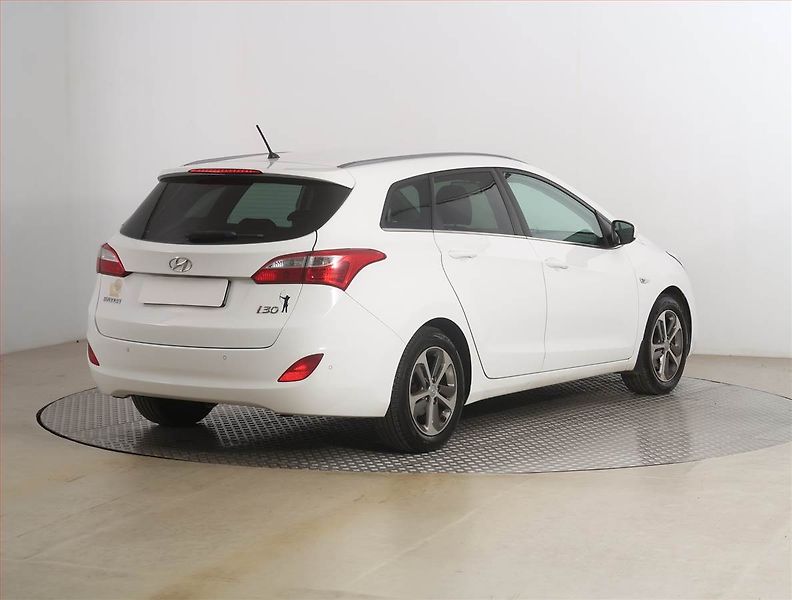 Hyundai i30 (2016) 1.6 MPI, Tempomat - fotka 5 z 16