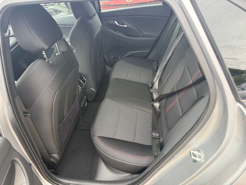 Hyundai i30 HB FL 1,5 T MH DCT NLINE SAFE - fotka 6 z 9
