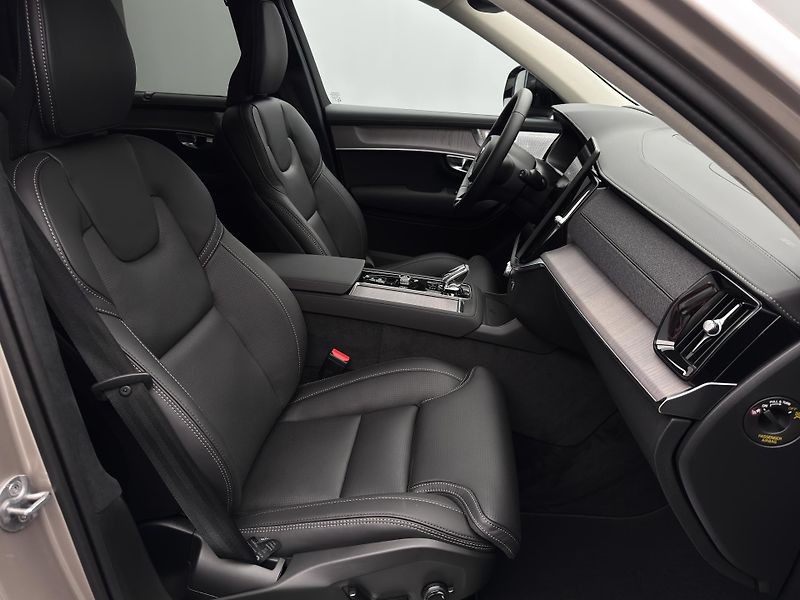 Volvo XC90 (2026) T8 AWD Plug-in ULTRA DARK 7m - fotka 26 z 29