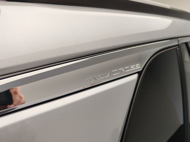 Toyota Corolla Cross 1.8 Hybrid eCVT FWD Style Tech - fotka 9 z 39