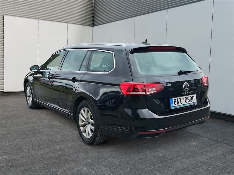 Volkswagen Passat 2,0 TDI 110 Business - fotka 5 z 11