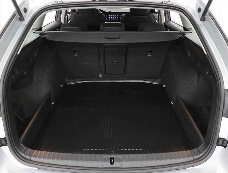 Škoda Octavia (2023) Ambition 2.0 TDI, ČR,1.maj - fotka 13 z 24