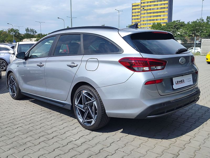 Hyundai i30 1.5 T-GDI/103kW N-Line DCT - fotka 7 z 32