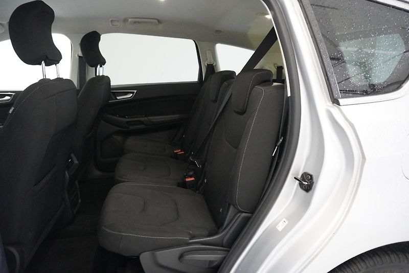 Ford S-MAX 2.0 TDCi TITANIUM 4X4 7 MÍST - fotka 25 z 32