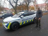 Novostrašečtí městští strážníci mají nový elektromobil.