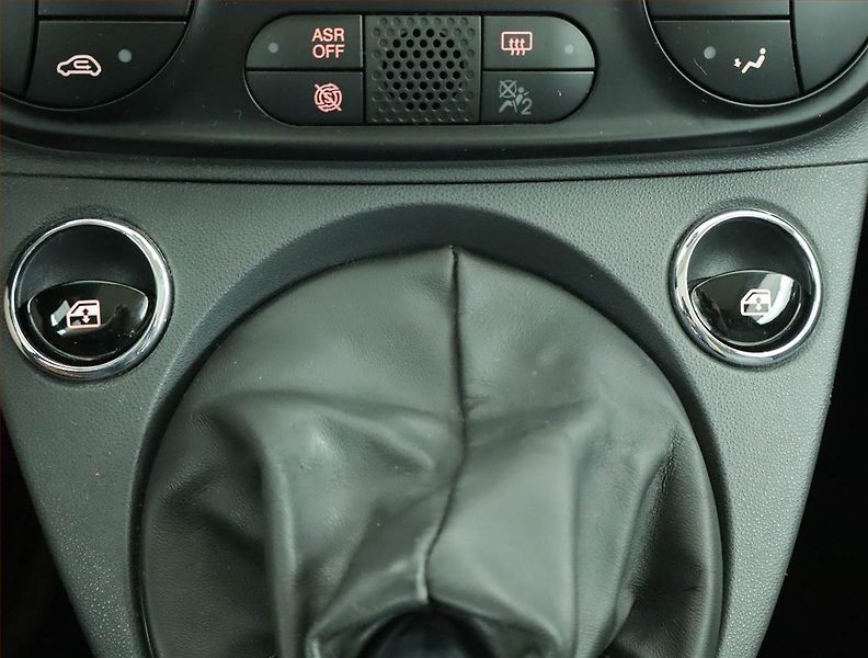 Fiat 500 (2018) 0.9 TwinAir, Serv.kniha - fotka 15 z 18