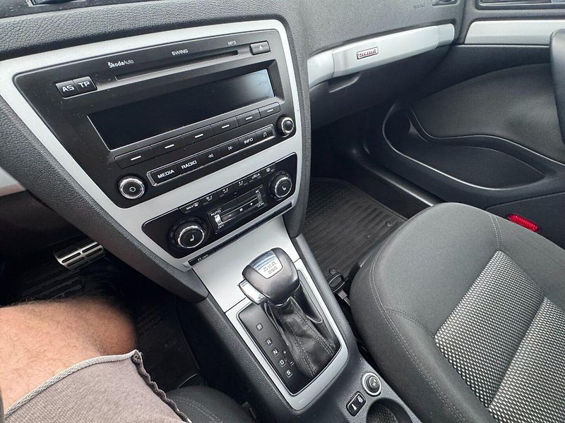 Škoda Octavia (2011) SCOUT 4X4 2,0 TDI 103 AUTOMAT - fotka 21 z 50