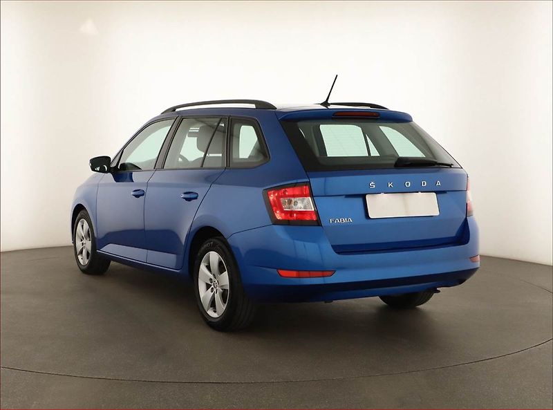 Škoda Fabia (2021) Ambition 1.0 TSI, ČR,1.maj - fotka 4 z 13