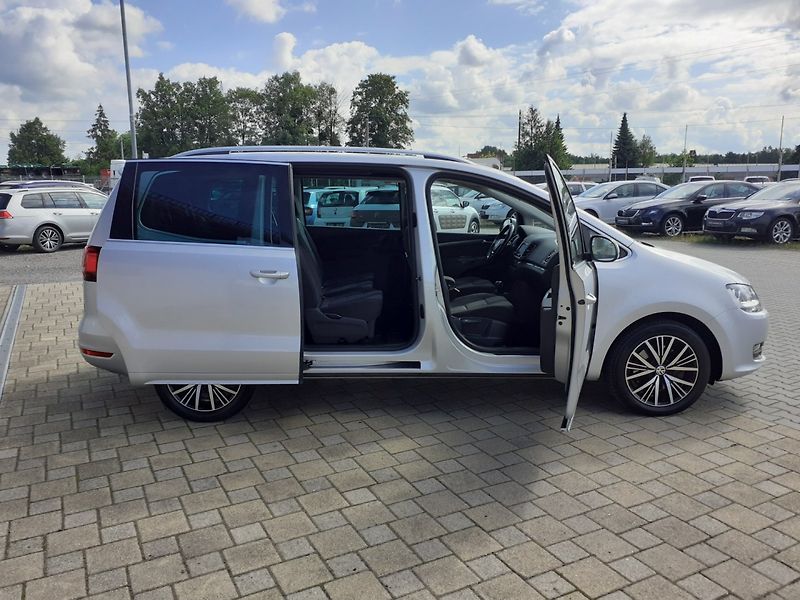 Volkswagen Sharan (2017) 2.0 TDI 4X4 DSG 7 MÍST. - fotka 4 z 48