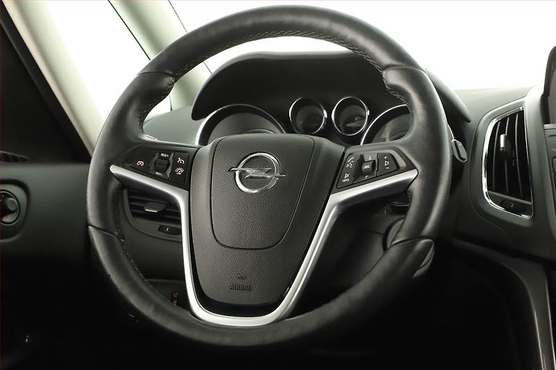 Opel Zafira (2016) 2.0 CDTI, Automat, Xenony - fotka 8 z 15