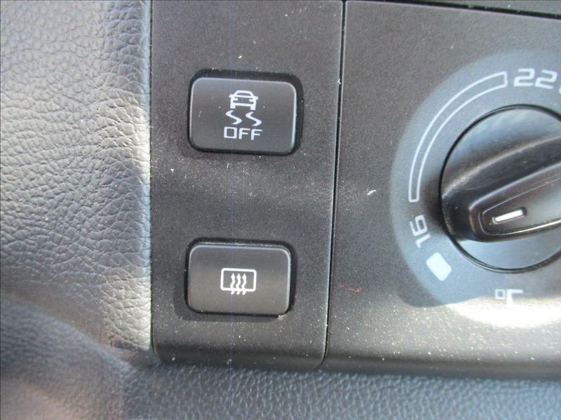 Škoda Fabia 1,2 TSI, klima, serv. kniha, - fotka 22 z 36