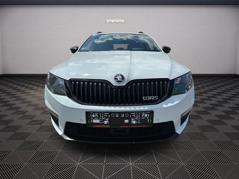 Škoda Octavia (2015) RS 2,0TDI 135kw DSG - fotka 2 z 28