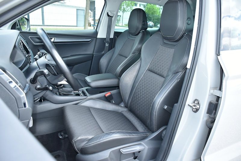 Škoda Karoq (2021) Style PLUS 2.0 TDI 85kW DSG - fotka 26 z 35