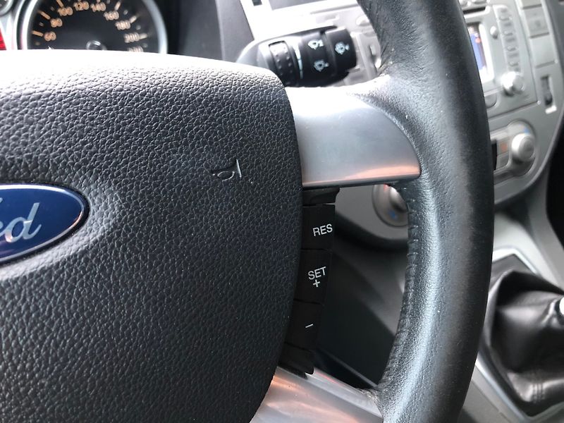 Ford Kuga (2010) 2.0TDCi 4x4 - fotka 21 z 33