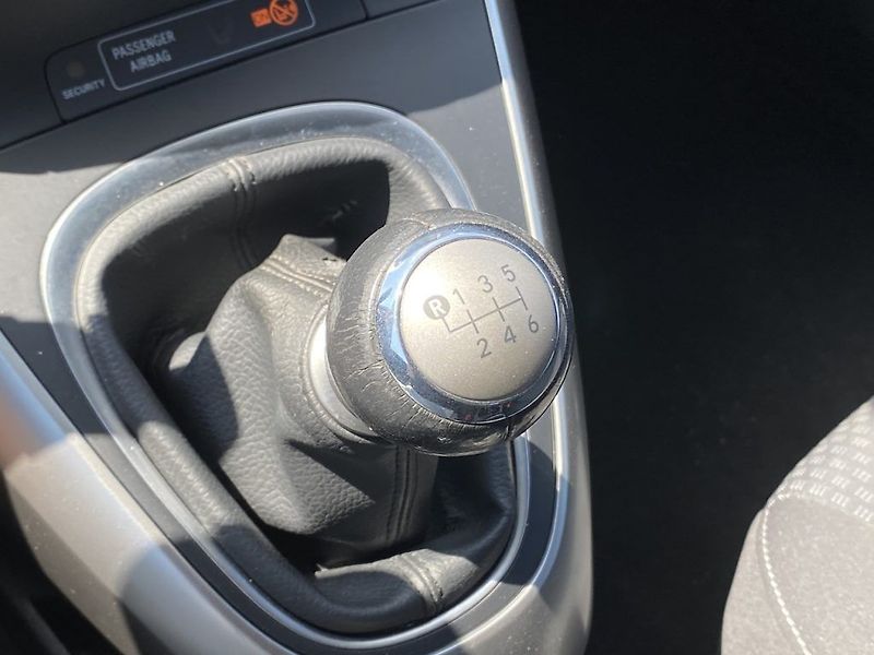 Toyota Verso 1.8i, ČR-2.maj, Active Trend - fotka 22 z 26